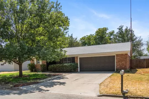 2407 13th St, Brownwood, TX 76801