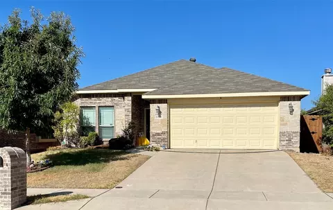2416 Wakecrest Dr, Fort Worth, TX 76108