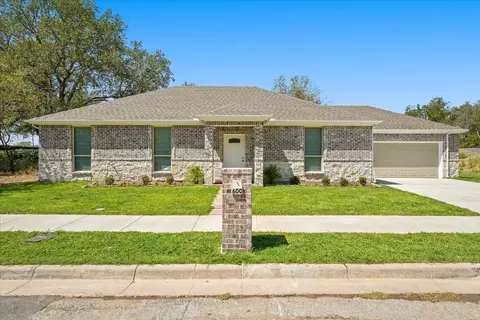 600 Baurline St, Fort Worth, TX 76111