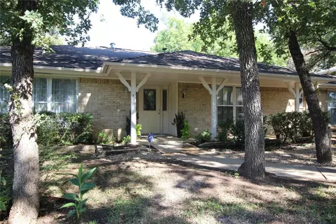1307 Driftwood Dr, Euless, TX 76040