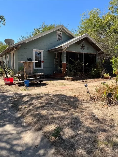 403 3rd St, Mineral Wells, TX 76067