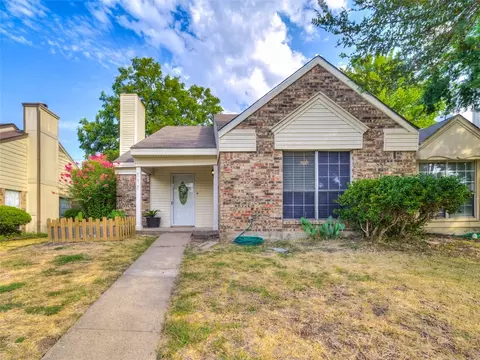 717 Denmark Dr, Mesquite, TX 75149