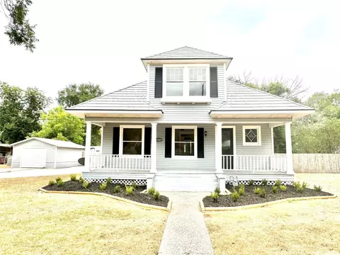 617 Hanover St, Edna, TX 77957