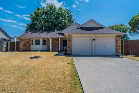 2685 Carrington Ln, Grand Prairie, TX 75052