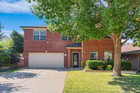 1304 Cattle Crossing Dr, Fort Worth, TX 76131