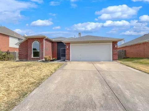 4803 Red Birch Dr, Arlington, TX 76018