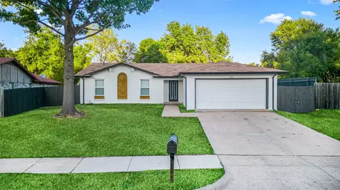 2605 Fallcreek St, Arlington, TX 76014
