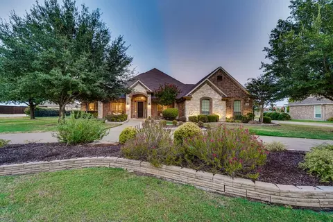 228 Spring Grove Dr, Waxahachie, TX 75165