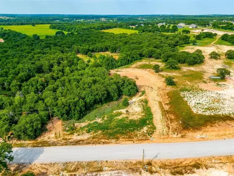 1040 Salvation Dr, Weatherford, TX 76088