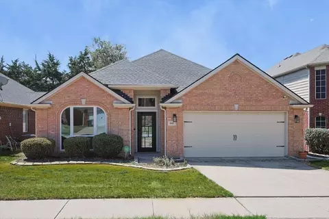 610 Lake Bridge Dr, Lake Dallas, TX 75065