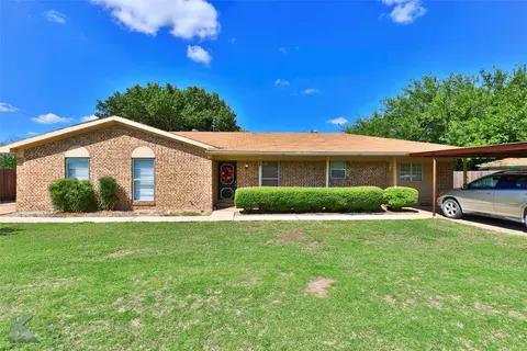 210 Sandy Ln, Clyde, TX 79510
