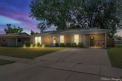 2124 General Mouton Dr, Bossier City, LA 71112