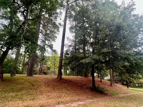 535 Loch Rdg, Shreveport, LA 71106