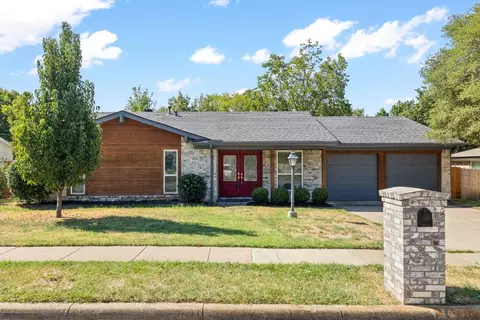 1800 Lexington Pl, Bedford, TX 76022