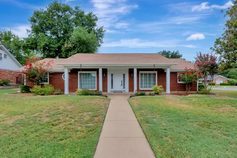 1000 Green River Trl, Fort Worth, TX 76103