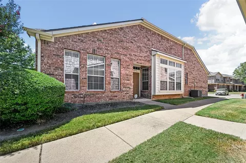 2718 Denali Park Dr, Grand Prairie, TX 75050