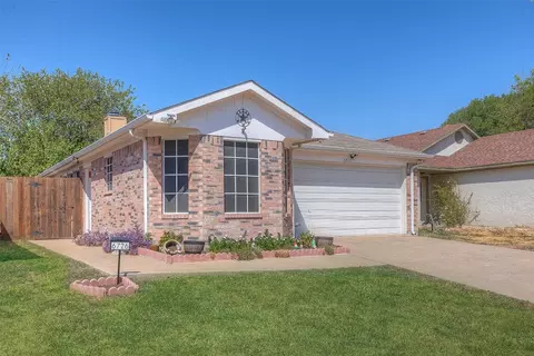 6726 Brookhaven Trl, Fort Worth, TX 76133