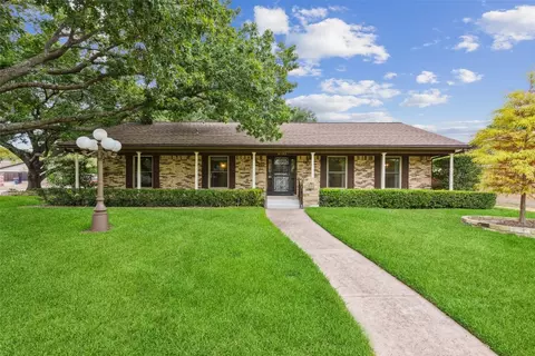 8432 Van Pelt Dr, Dallas, TX 75228