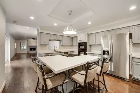 5736 Ledgestone Dr, Fort Worth, TX 76132