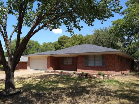 1605 N 26th St, Corsicana, TX 75110