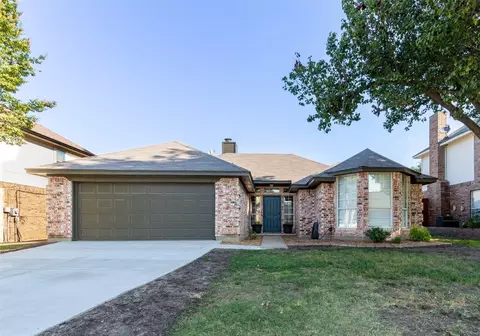 7509 Steward Ln, North Richland Hills, TX 76182