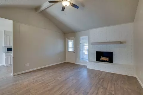 531 Lynnewood Ave, Burleson, TX 76028