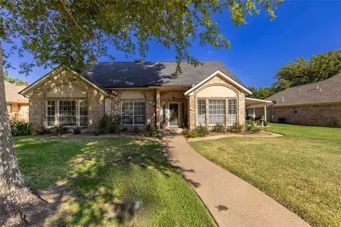 9807 Belmont Pl, Greenville, TX 75402