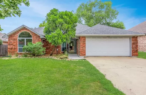 7505 Dana Ln, North Richland Hills, TX 76182