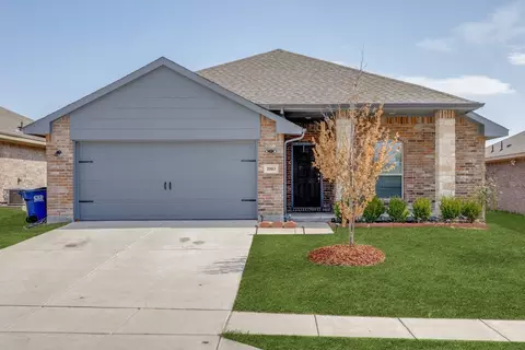 2003 Yale St, Farmersville, TX 75442