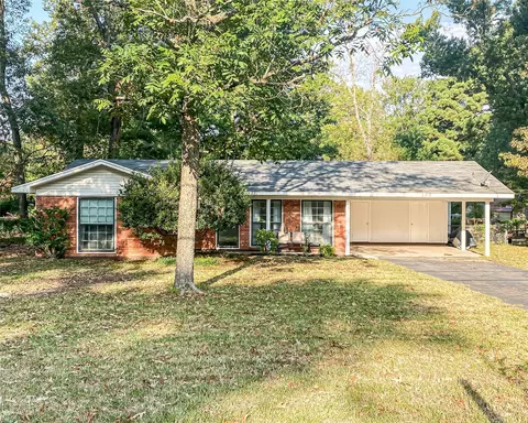 129 Lawrence Dr, Haughton, LA 71037