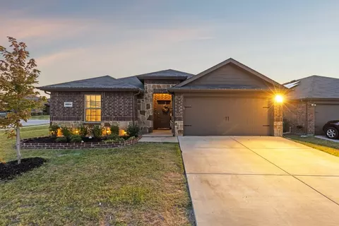 3204 Everly Dr, Fate, TX 75189