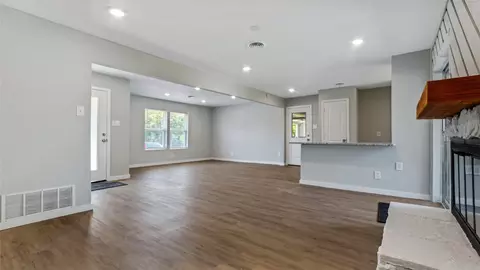 303 E Huitt Ln, Euless, TX 76040 photo 7