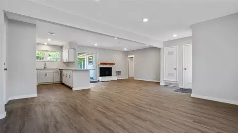 303 E Huitt Ln, Euless, TX 76040 photo 5