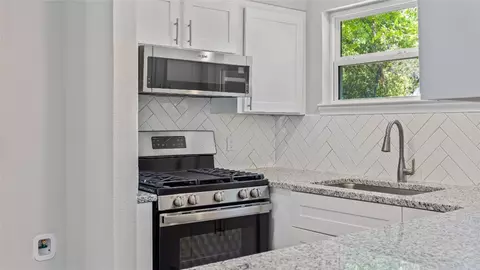 303 E Huitt Ln, Euless, TX 76040 photo 9