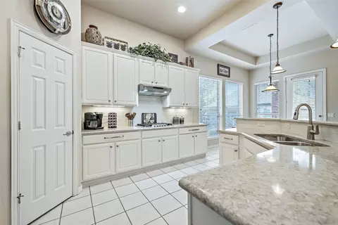 1386 Shadow Creek Dr, Fairview, TX 75069