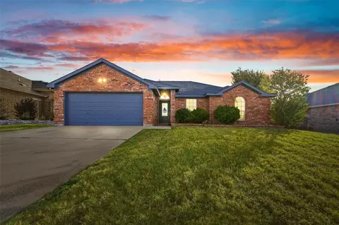 552 Jeffdale Dr, Burleson, TX 76028