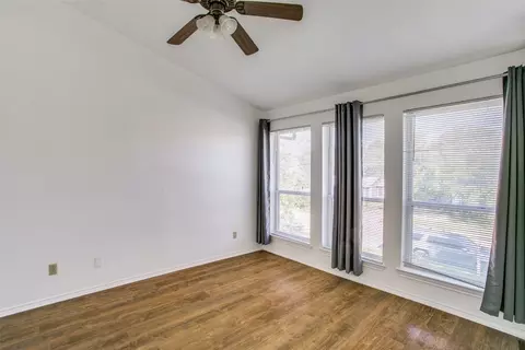 714 E Wall St #104, Grapevine, TX 76051