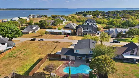 323 Parkwood Dr, Lakewood Village, TX 75068