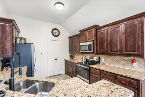 236 Firefly Dr, Springtown, TX 76082 photo 12