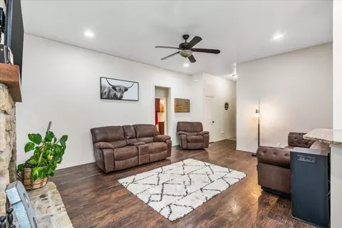 236 Firefly Dr, Springtown, TX 76082 photo 9