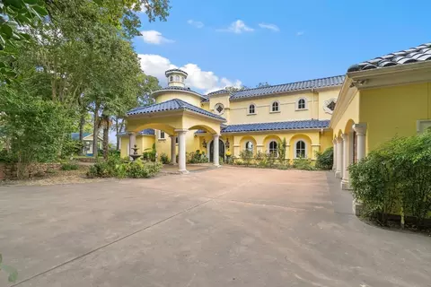 8070 Wallace Rd, Fort Worth, TX 76135