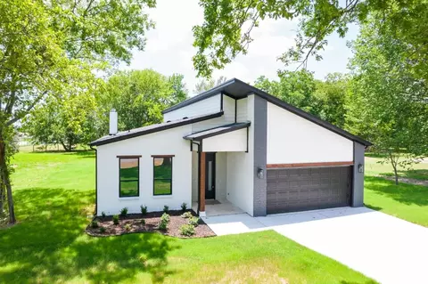207 County Road 3320, Greenville, TX 75402