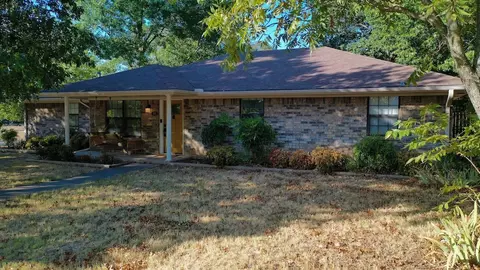 508 Line St, Saint Jo, TX 76265