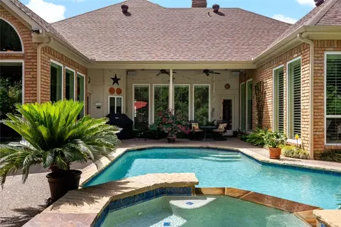 18524 Highland Creek Ln, Dallas, TX 75252