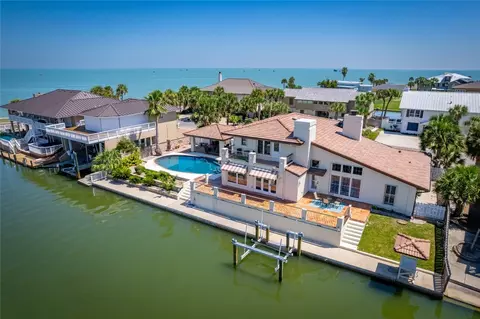 5 Blue Heron Dr, Rockport, TX 78382