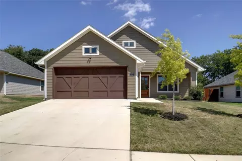 213 Clover Cir, Weatherford, TX 76086