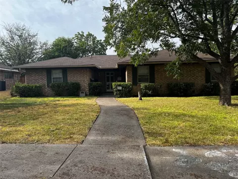 942 Maplecrest Dr, Lancaster, TX 75146 photo 8
