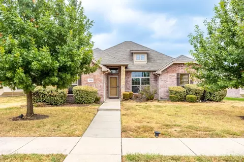1208 Callalily Dr, Desoto, TX 75115