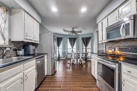 510 N 2nd St, Krum, TX 76249
