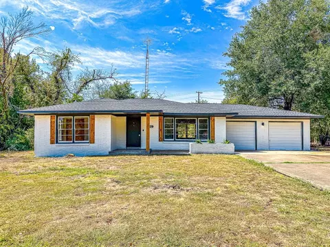2922 College Cir, Corsicana, TX 75110